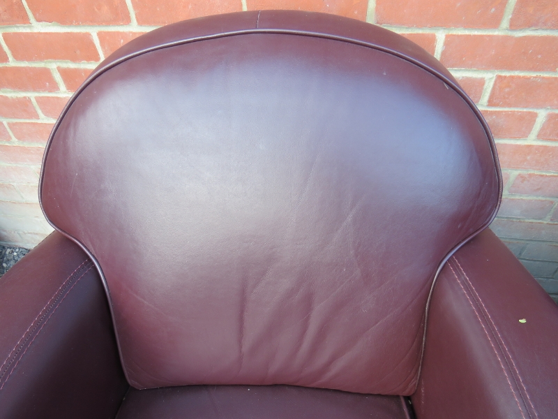 A pair of contemporary tub chairs upholstered in a deep brown / aubergine leather. - Image 4 of 8