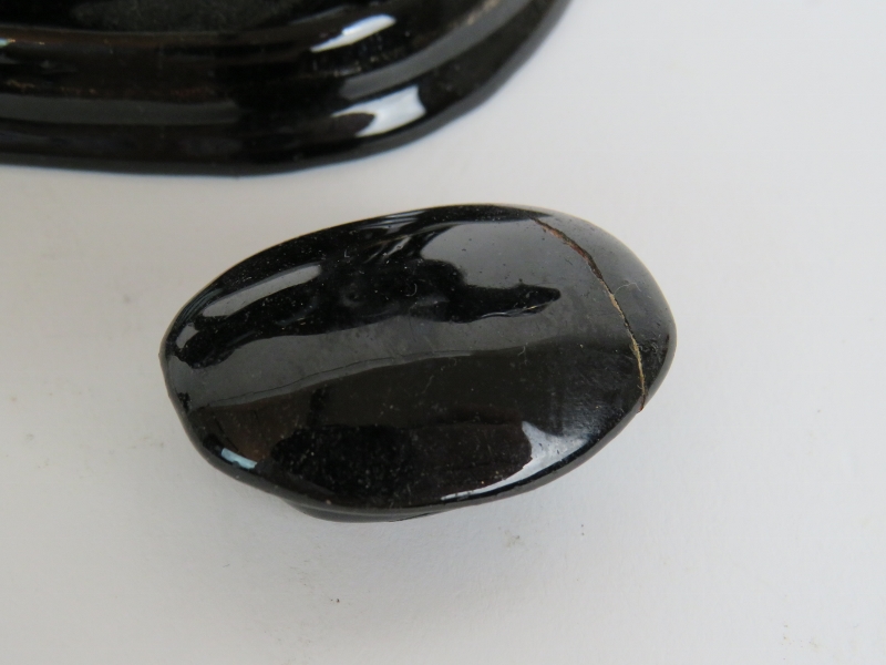 A pair of antique black glazed cow cream - Image 5 of 6