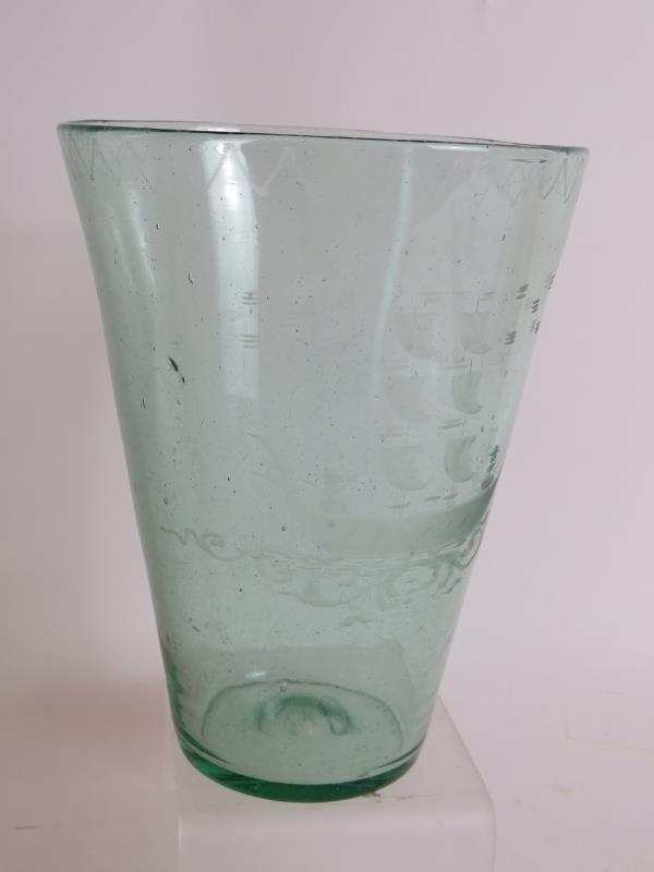 A large Early 19th Century engraved glas - Image 2 of 5