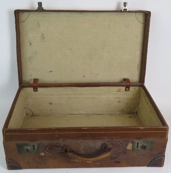 A good quality antique leather suitcase with many travel labels attached, 62cm x 39cm, - Bild 3 aus 4