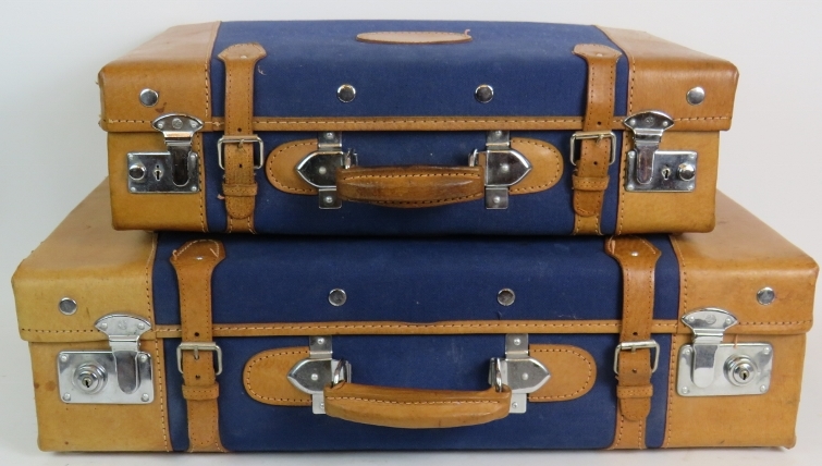 A cool pair of vintage nesting leather bound blue canvas suitcases made by Golden Leaf China. - Bild 2 aus 4