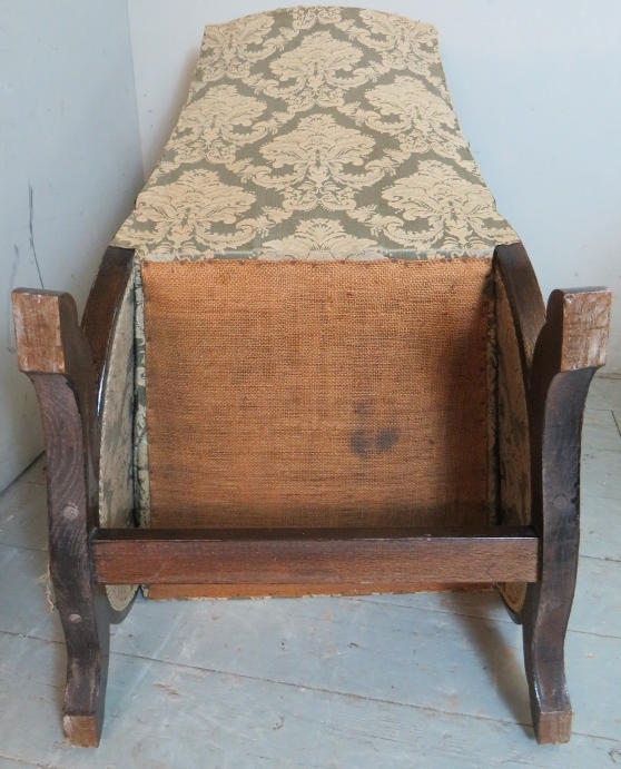 A 20th Century oak framed nursing chair - Image 5 of 5