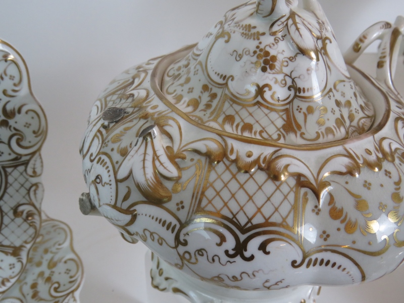 A highly ornate antique pearl ware tea s - Image 5 of 6