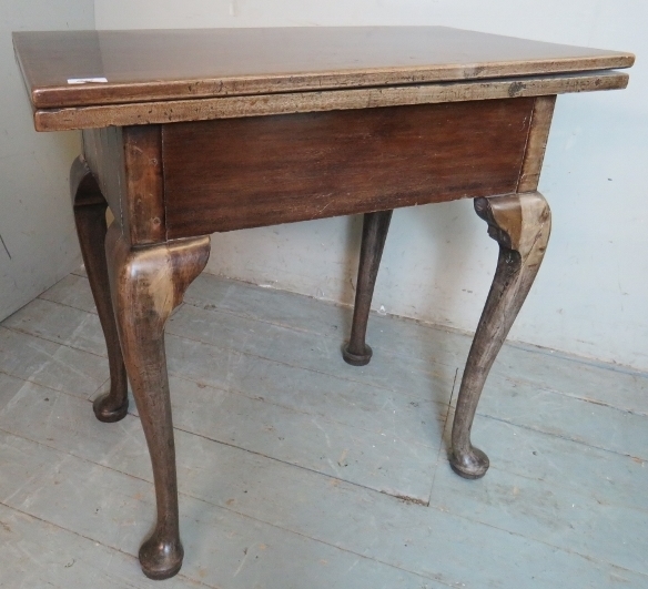 A Georgian mahogany turn over tea table - Image 2 of 4