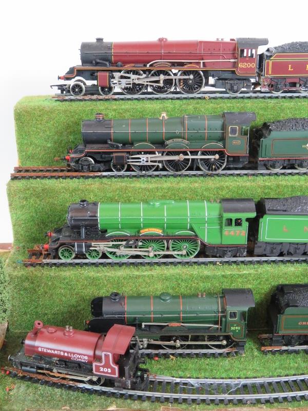 A collection of 15 Hornby 00 Gauge train - Image 2 of 8