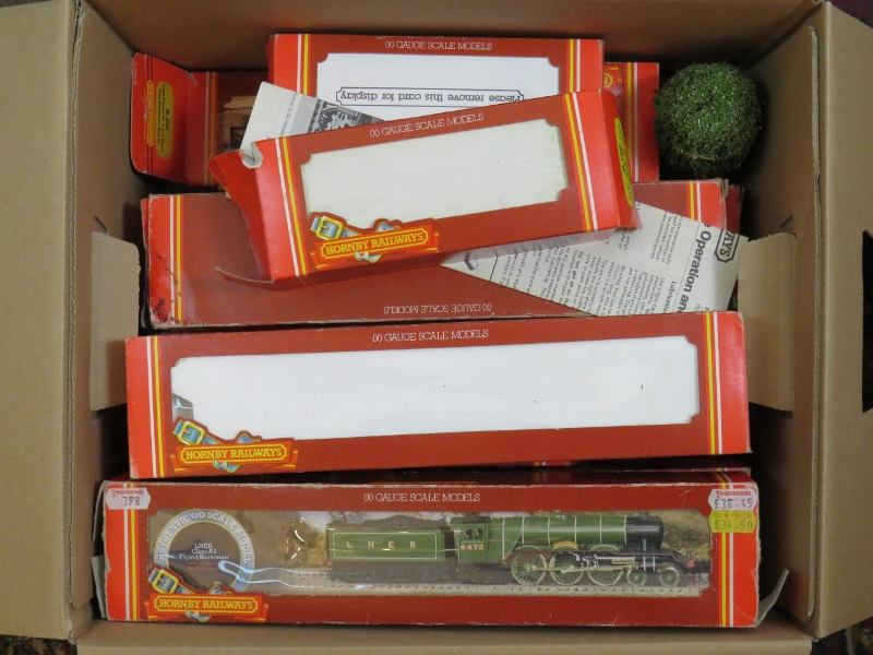 A collection of 15 Hornby 00 Gauge train - Image 8 of 8