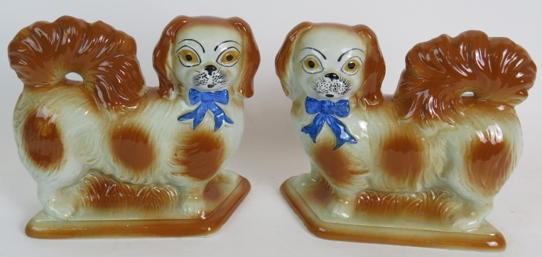 A pair of decorative Staffordshire Potte - Image 4 of 6