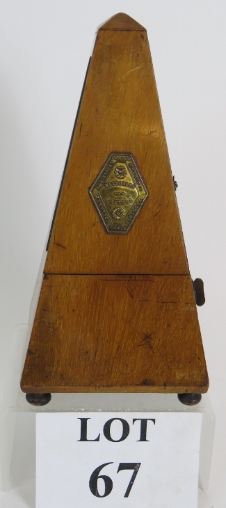 An Early Maëlzel Metronome in a walnut c