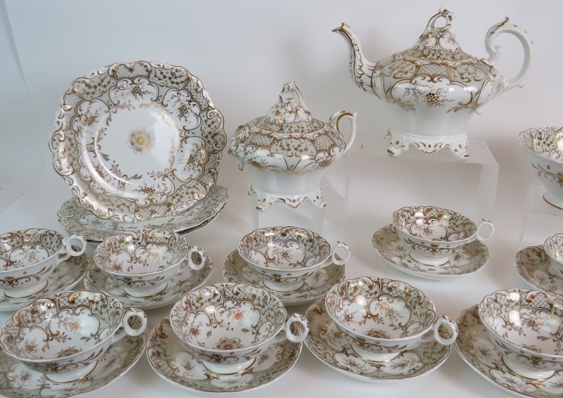 A highly ornate antique pearl ware tea s - Image 2 of 6