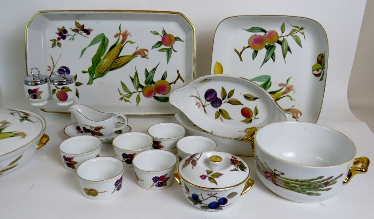 18 pieces of Royal Worcester Evesham coo - Image 3 of 4