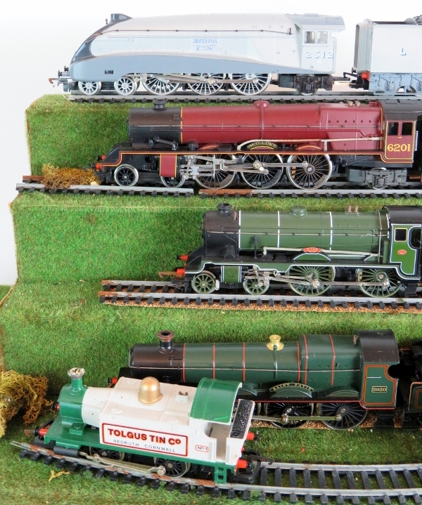 A collection of 15 Hornby 00 Gauge train - Image 4 of 8