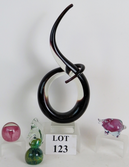 A free form organic glass sculpture 42cm