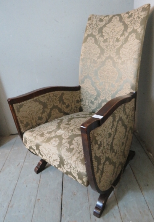 A 20th Century oak framed nursing chair - Image 3 of 5