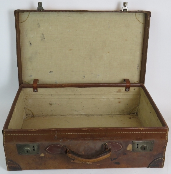 A good quality antique leather suitcase - Image 3 of 4