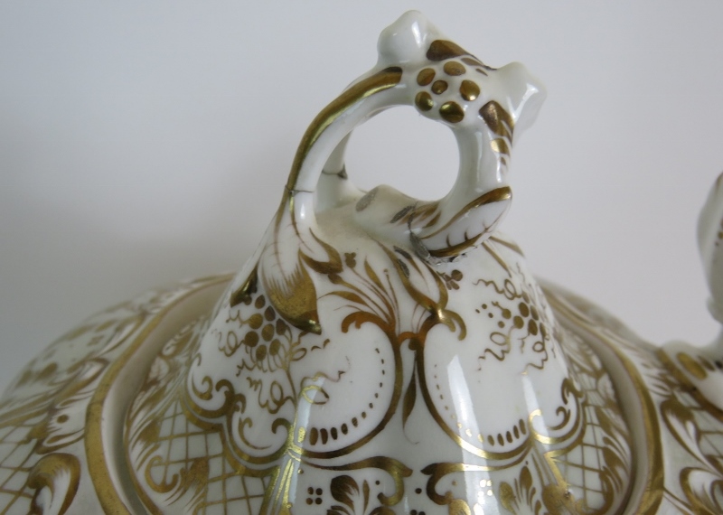 A highly ornate antique pearl ware tea s - Image 4 of 6