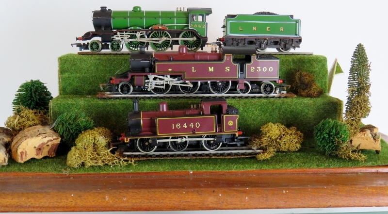A collection of 15 Hornby 00 Gauge train - Image 5 of 8