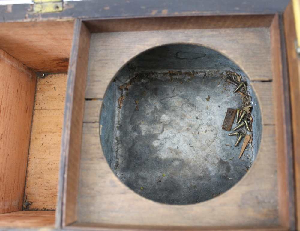 A GEORGE III MAHOGANY TEA CADDY of sarcophagus form, the hinged cover opening to reveal two inner - Image 7 of 16