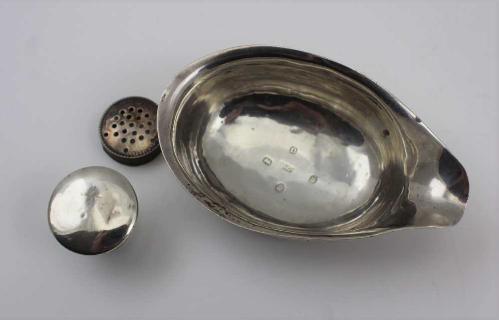 A COLLECTION OF SILVER ITEMS comprising; a George III silver caddy spoon of plain form, other - Image 8 of 8