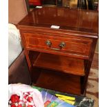 A PAIR OF REPRODUCTION MAHOGANY COLOURED BEDSIDE UNITS with a single drawer, over open front shelved