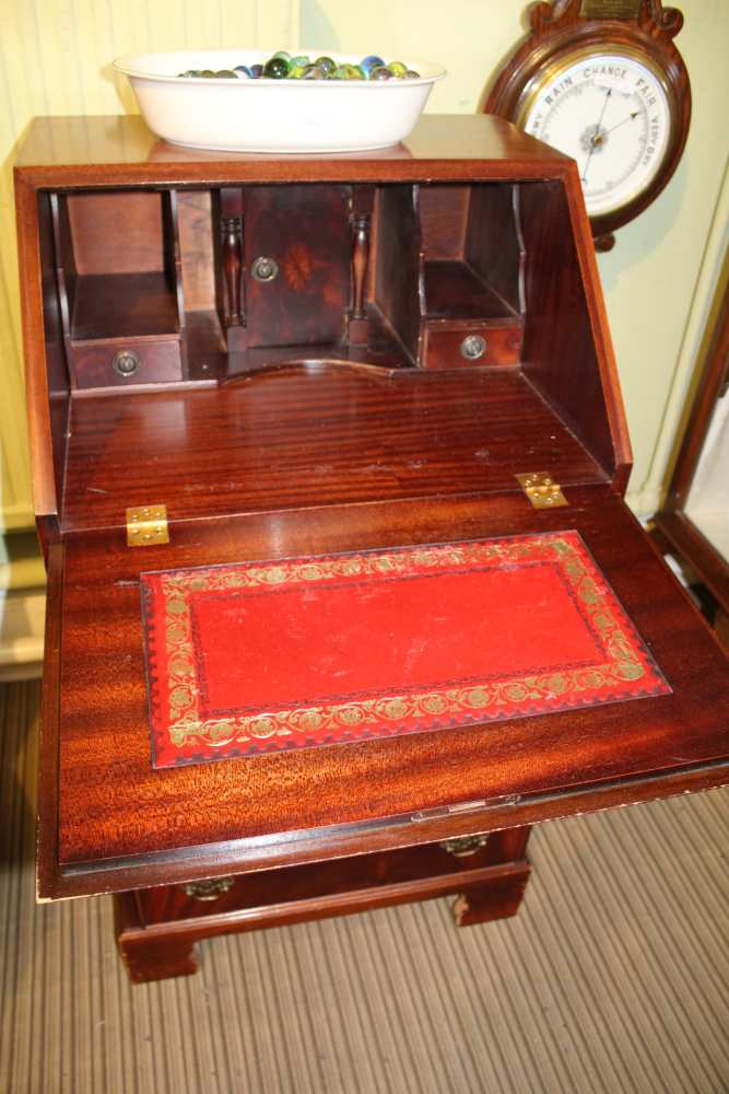 A REPRODUCTION MAHOGANY FINISHED SLENDER SIZED BUREAU with well fitted interior, having four full - Image 2 of 2