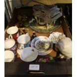 A BOX CONTAINING A SELECTION OF DOMESTIC AND COLLECTABLE POTTERY & PORCELAIN to include;