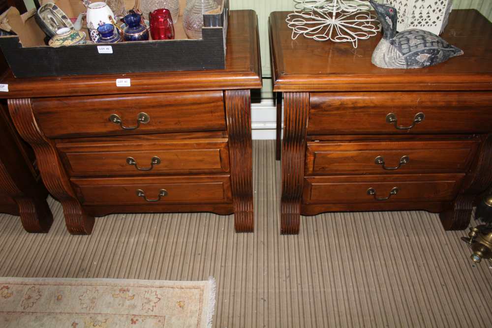 THE MATCHING PAIR OF BEDSIDE THREE DRAWER UNITS