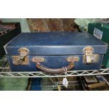 A SMALL VIONTAGE BLUE SUITCASE CONTAINING A SELECTION OF CAMERAS & ACCESSORIES