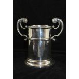 WALKER & HALL A SILVER WINE BOTTLE COOLER, of cylindrical form, fitted two scroll handles, on