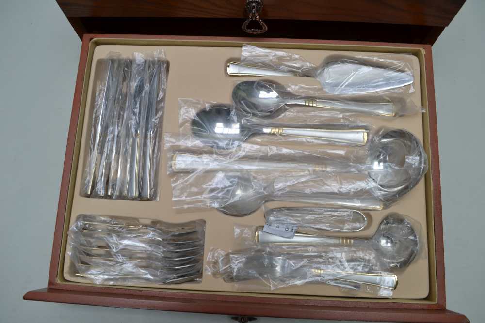 WALTMAND AND SOHN A CANTEEN OF CUTLERY FOR EIGHT PLACE SETTINGS, includes ladle etc in a polished - Image 4 of 5