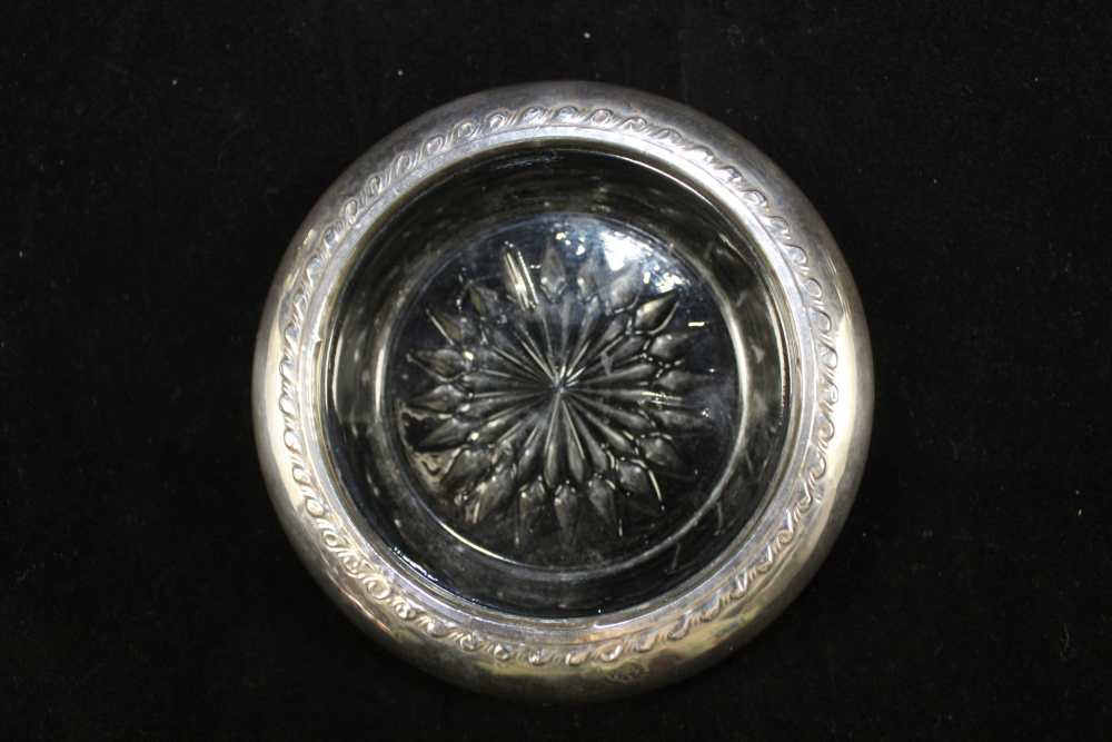 A SET OF FOUR SILVER MOUNTED MOULDED GLASS COASTERS, the four stamped 'Frank M Whiting & Co - Image 5 of 5