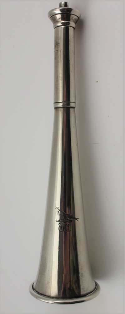 A LATE VICTORIAN SILVER TABLE TOP HUNTING HORN CIGAR LIGHTER, with engraved bird of prey armorial