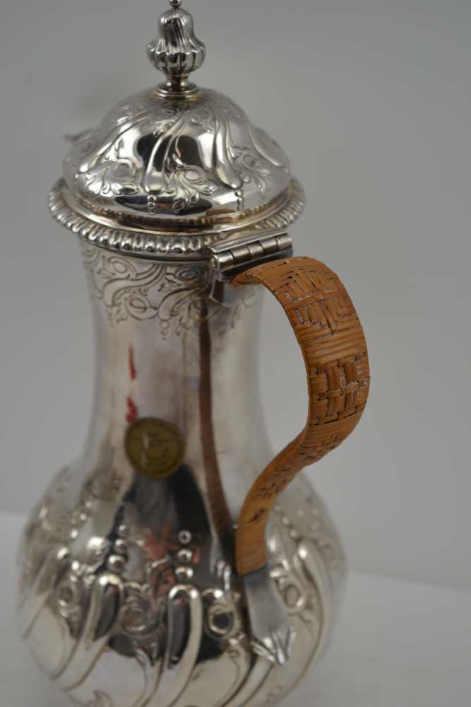 EMICK ROMER A GEORGE II SILVER JUG, London 1759, with chased and repousse decoration and fine - Image 4 of 5