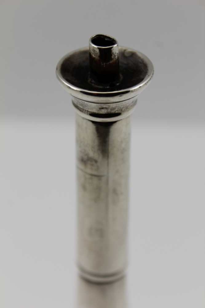 A LATE VICTORIAN SILVER TABLE TOP HUNTING HORN CIGAR LIGHTER, with engraved bird of prey armorial - Image 4 of 4