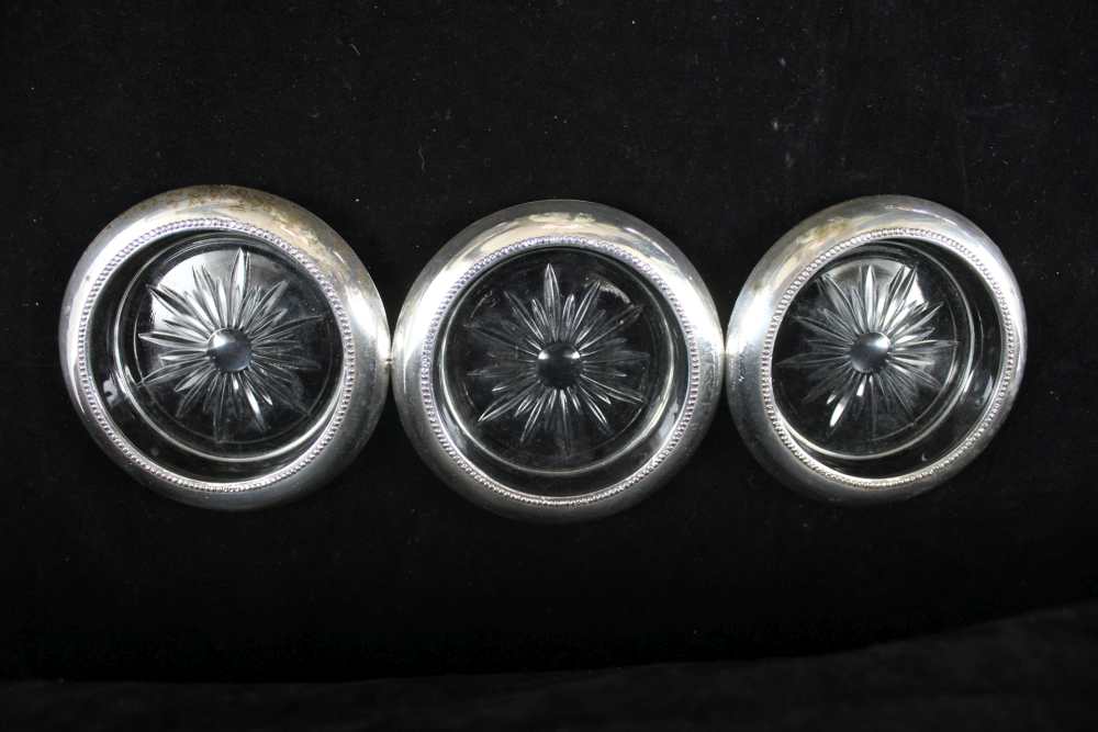 A SET OF FOUR SILVER MOUNTED MOULDED GLASS COASTERS, the four stamped 'Frank M Whiting & Co - Image 2 of 5