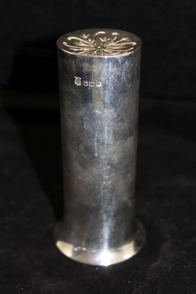 COOPER BROTHERS & SONS LTD A SILVER CASTER IN THE FORM OF A SHOTGUN CARTRIDGE, Sheffield 1973,