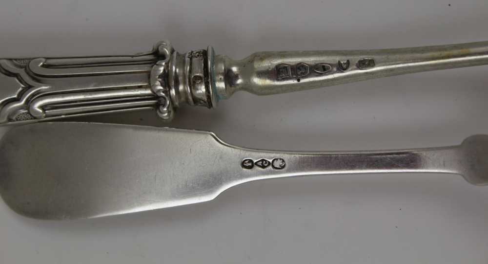 A PAIR OF GEORGE III SILVER SUGAR NIPS, London 1807, together with a collection of assorted Sterling - Image 2 of 5