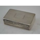EDWARD SMITH A WILLIAM IV SILVER SNUFF BOX, engine turned decoration, the hinged cover with floral