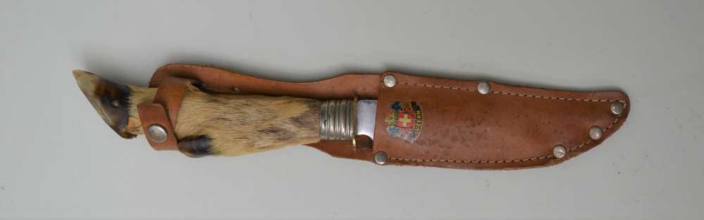 A MID-20TH CENTURY EUROPEAN HUNTING KNIFE with deer slot handle, the blade engraved "Schneidteufel