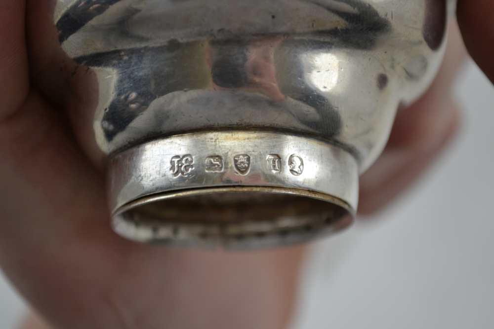 JOHN EMES A GEORGIAN SILVER WINE FUNNEL, having reeded rim and detachable bowl, London 1803, weight; - Image 4 of 4