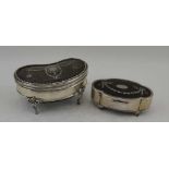 COMYNS OF LONDON LTD. A KIDNEY SHAPED SILVER & TORTOISESHELL JEWELLERY CASKET, the hinged lid