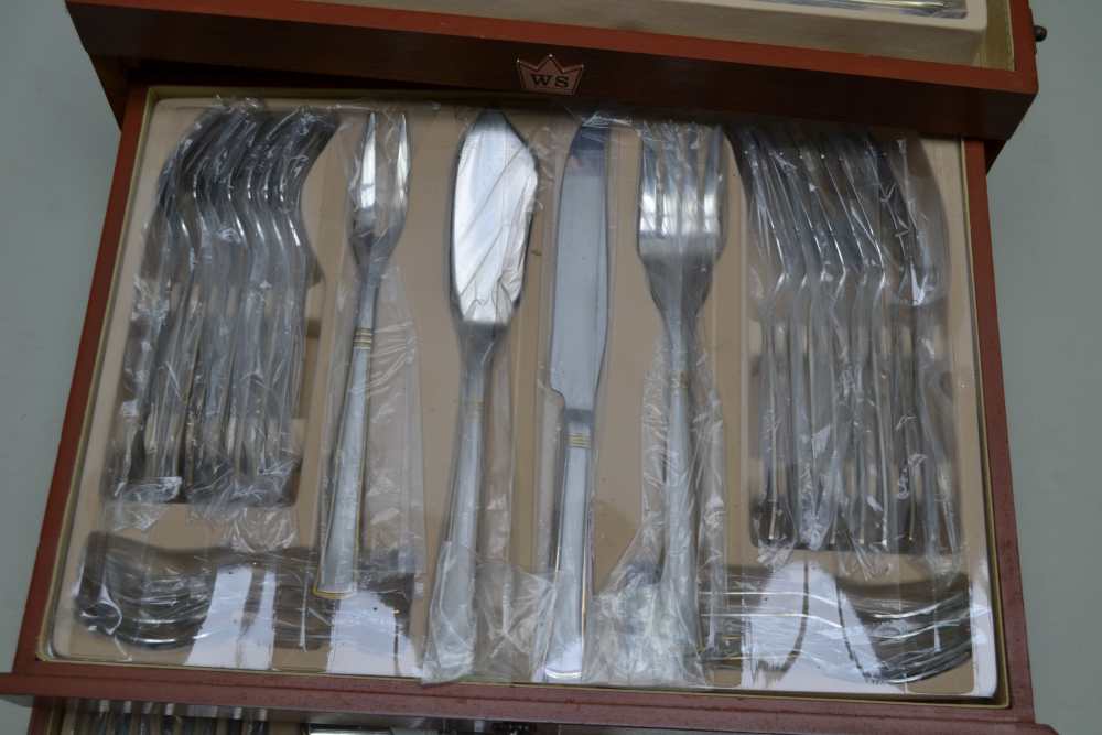 WALTMAND AND SOHN A CANTEEN OF CUTLERY FOR EIGHT PLACE SETTINGS, includes ladle etc in a polished - Image 3 of 4