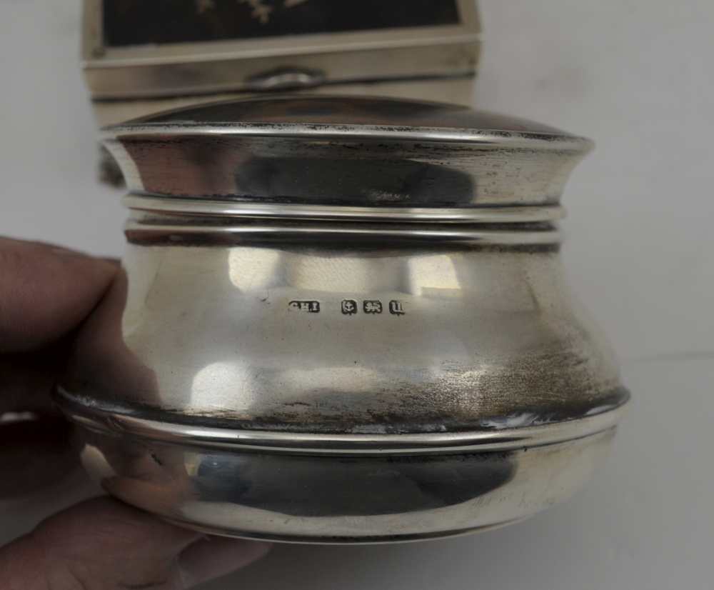 TWO EARLY 20TH CENTURY SILVER & TORTOISESHELL TABLE BOXES, the round one with plain removable lid, - Image 5 of 6