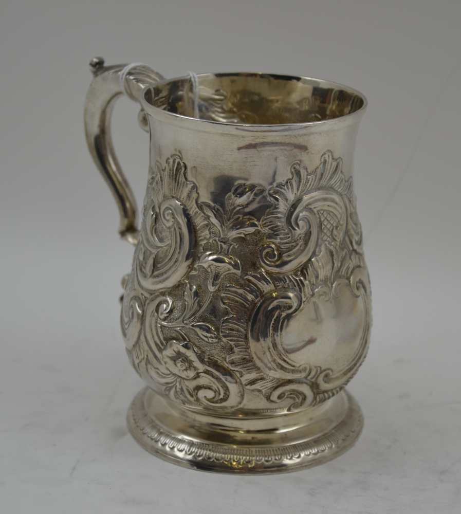 JOHN KING A GEORGE III SILVER TANKARD of baluster form, on circular platform foot, scroll handle, - Image 2 of 6