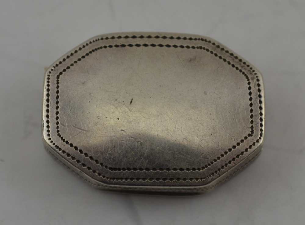 JOSEPH WILLMORE A GEORGE III SILVER VINAIGRETTE, of canted rectangular form, having chased and - Bild 3 aus 6
