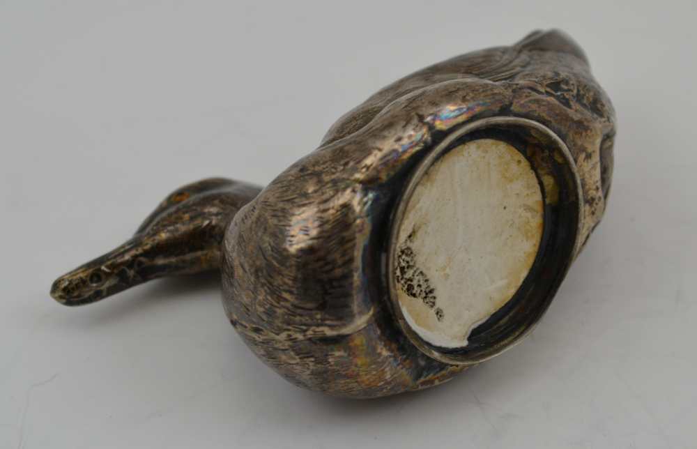 ADIE & LOVEKIN LTD. AN EDWARDIAN SILVER PIN CUSHION FASHIONED AS A SWAN, Birmingham 1908, 4.5cm - Image 6 of 6