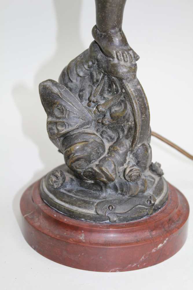 A PAIR OF EARLY 20TH CENTURY FRENCH BRONZE EFFECT SPELTER TABLE LAMPS, of cherub design, both with - Image 6 of 7