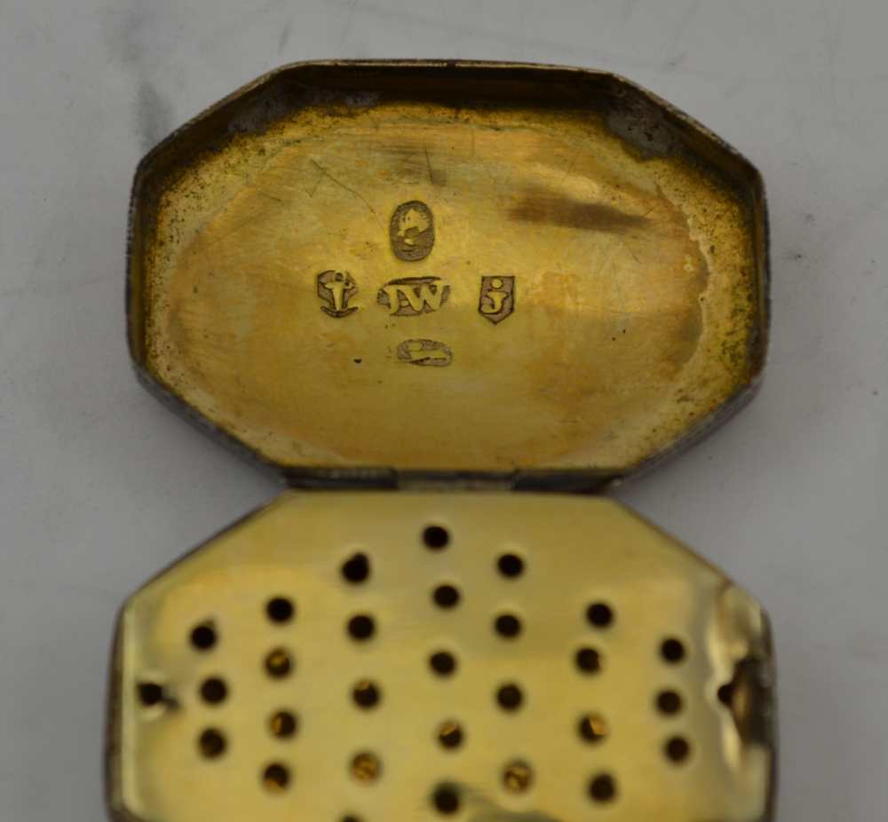 JOSEPH WILLMORE A GEORGE III SILVER VINAIGRETTE, of canted rectangular form, having chased and - Bild 5 aus 6