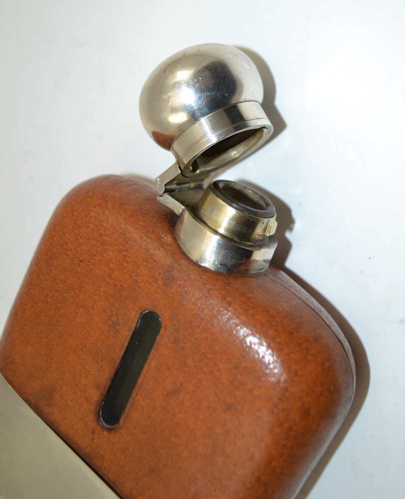 JAMES DIXON & SONS A SILVER MOUNTED SPIRIT FLASK, with leather cover, having bayonet twist cap and - Image 3 of 4