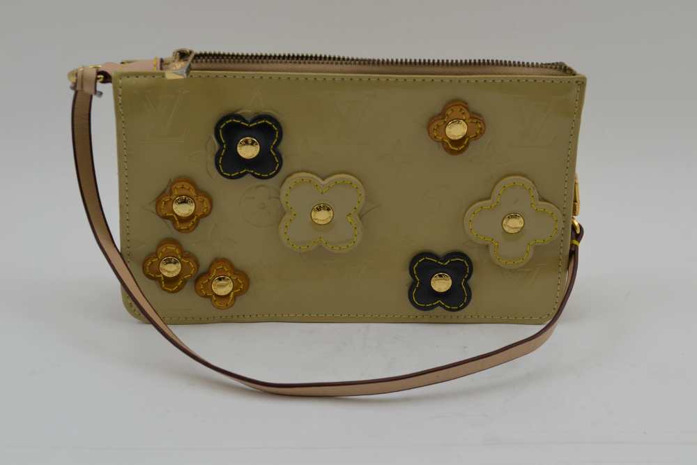 A LOUIS VUITTON SMALL CLUTCH BAG, pochette monogrammed patent cream vernis leather, applied coloured