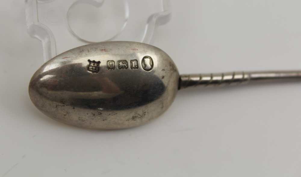 WALKER AND HALL A SET OF SIX SILVER GOLFING INTEREST COFFEE SPOONS, each handle having crossed - Image 3 of 5